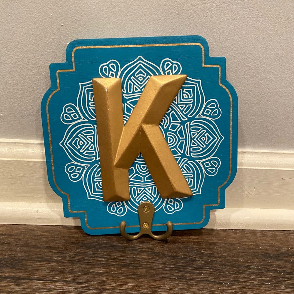 NEW K wall hanger